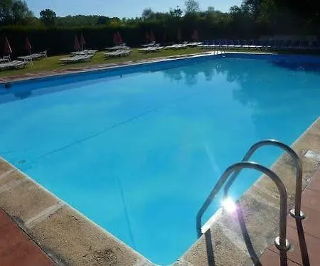 La Alegria Hotel *